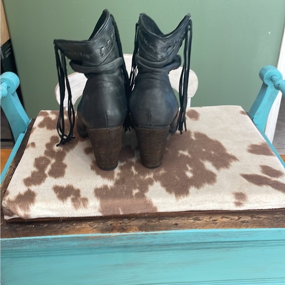 Fringe booties - Picture 5 of 6